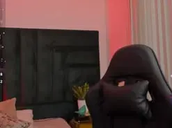 Amateur Live Sex Cam of SaraWagner