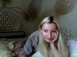 Amateur Live Sex Cam of Yourrealgirl