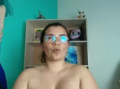 Amateur Free Live Porn of bulma_hott_