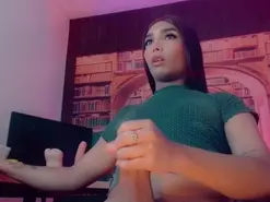 Amateur Adult Webcam of emeli_roushot