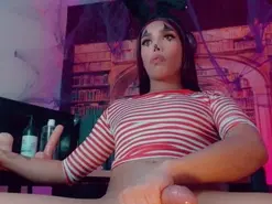 Amateur Sex Cam of emeli_roushot