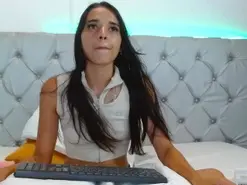 Amateur Nude Webcam of AmelieLaurentC