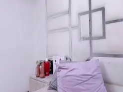 Amateur Live Sex Cam of ZoeSwam