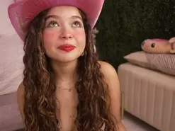 Amateur Nude Webcam of Emi_Petite