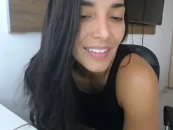 Amateur Live Sex Cam of Suave_Sara