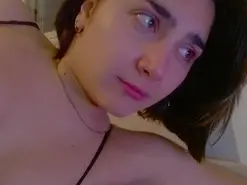 Amateur Adult Webcams of Silent_Petite