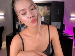 Amateur Live Sex of NiaSalvatore
