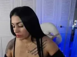 Amateur Free Porn Cam of chelaqueen_
