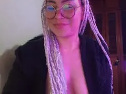 Amateur Free Live Porn of Cyndi_rockefell