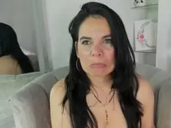 Amateur Adult Webcam of laura_hotties