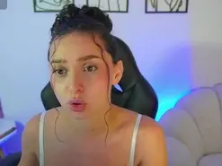 Amateur Sex Cam of AliceHarper1