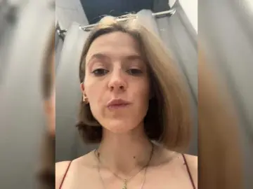 Bongacams Free Live Porn of EllieTonee