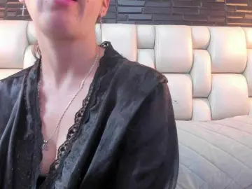 Bongacams Best live sex cam show of SaloHeaven
