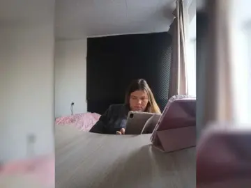 Bongacams Watch Live Sex Cams of Mariicka