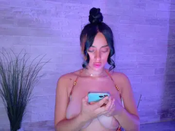 Bongacams Live Sex Cam of Cupcake-Izzy