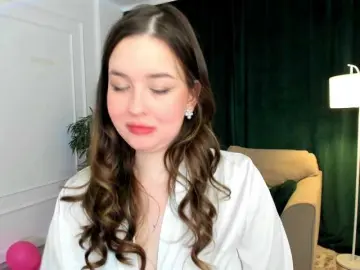 Bongacams Watch Live Sex Cams of HoneyGlow