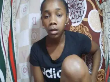Bongacams Sex Cam of Little-sexy