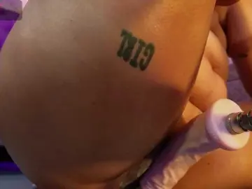 Bongacams Sex Cam of Emily-Foxyy