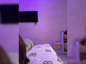 Bongacams Watch Live Sex Cams of sweetkira25