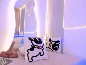 Bongacams Watch Live Sex Cams of EllieMitchell