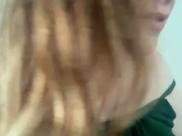 Bongacams Free Porn Cam of REDHEADROSIE