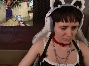 Bongacams Free Porn Cam of LunaL0ve