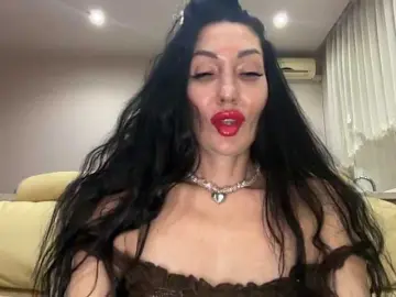 Bongacams Watch Live Sex Cams of KorolevaQween000