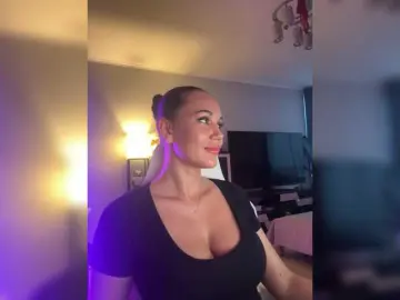 Bongacams Best live sex cam show of QWEENII