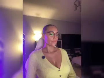 Bongacams Sex Cam of QWEENII