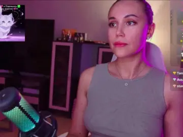 Bongacams Sex Chat of QWEENII