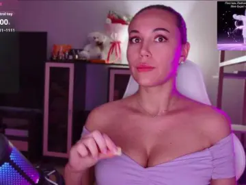 Bongacams Watch Live Sex Cams of QWEENII