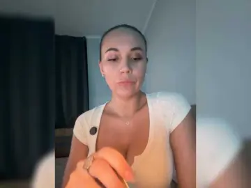 Bongacams Live Sex of QWEENII