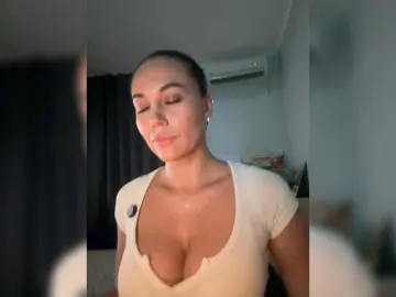 Bongacams Sex Chat of QWEENII