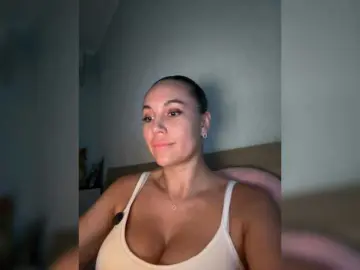 Bongacams Best Webcam of QWEENII