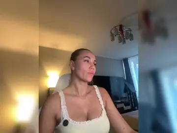 Bongacams Live Sex Cam of QWEENII