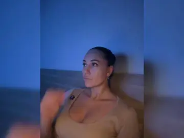 Bongacams Live Sex Cam of QWEENII