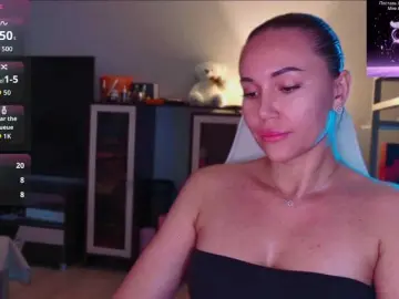 Bongacams Live Sex of QWEENII