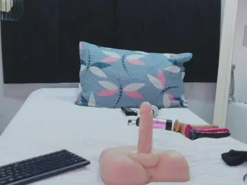 Bongacams Watch Live Sex Cams of cutepetitee