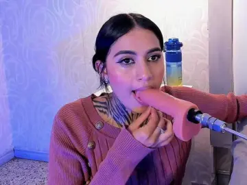 Bongacams Free Live Porn of NicolleSweett04