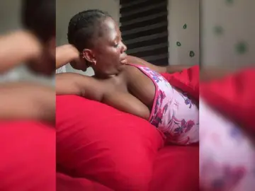 Bongacams Watch Live Sex Cams of CharmingAura2