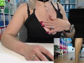Bongacams Sex Cam of legsoffice