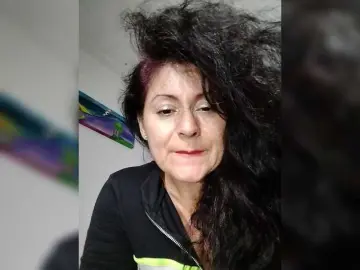 Bongacams Free Porn Cam of LINALUNERA1
