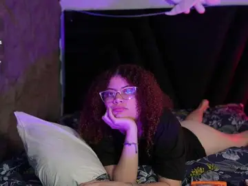 Bongacams Private Sex Chat of HoneyHips