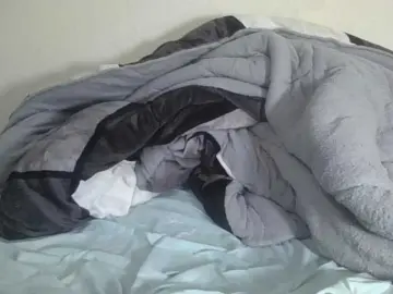 Bongacams Live Sex Cam of prettyglowing