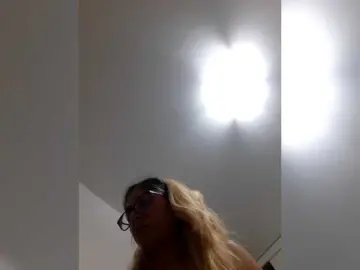 Bongacams Private Sex Chat of LittleSammy