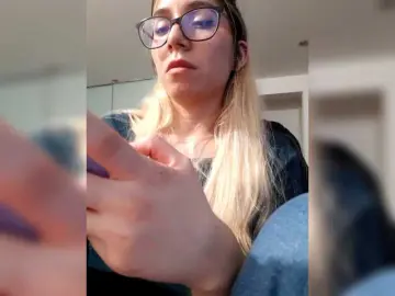 Bongacams Best live sex cam show of LittleSammy