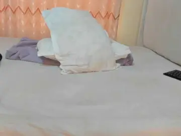 Bongacams Watch Live Sex Cams of Squirtmaa008