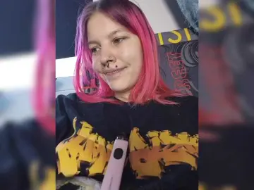 Bongacams Watch Live Sex Cams of SquirtApril