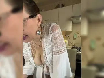 Bongacams Sex Chat of Pink-Lips