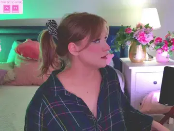 Bongacams Live Sex Cam of CrazyWine